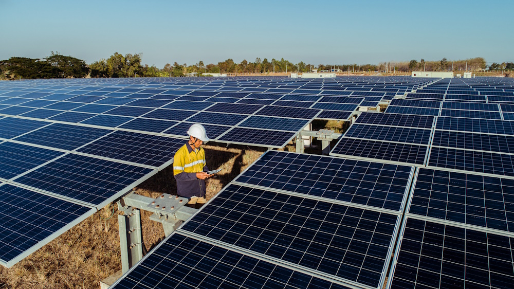 Harnessing the Sun: The Comprehensive Guide to Solar Farms